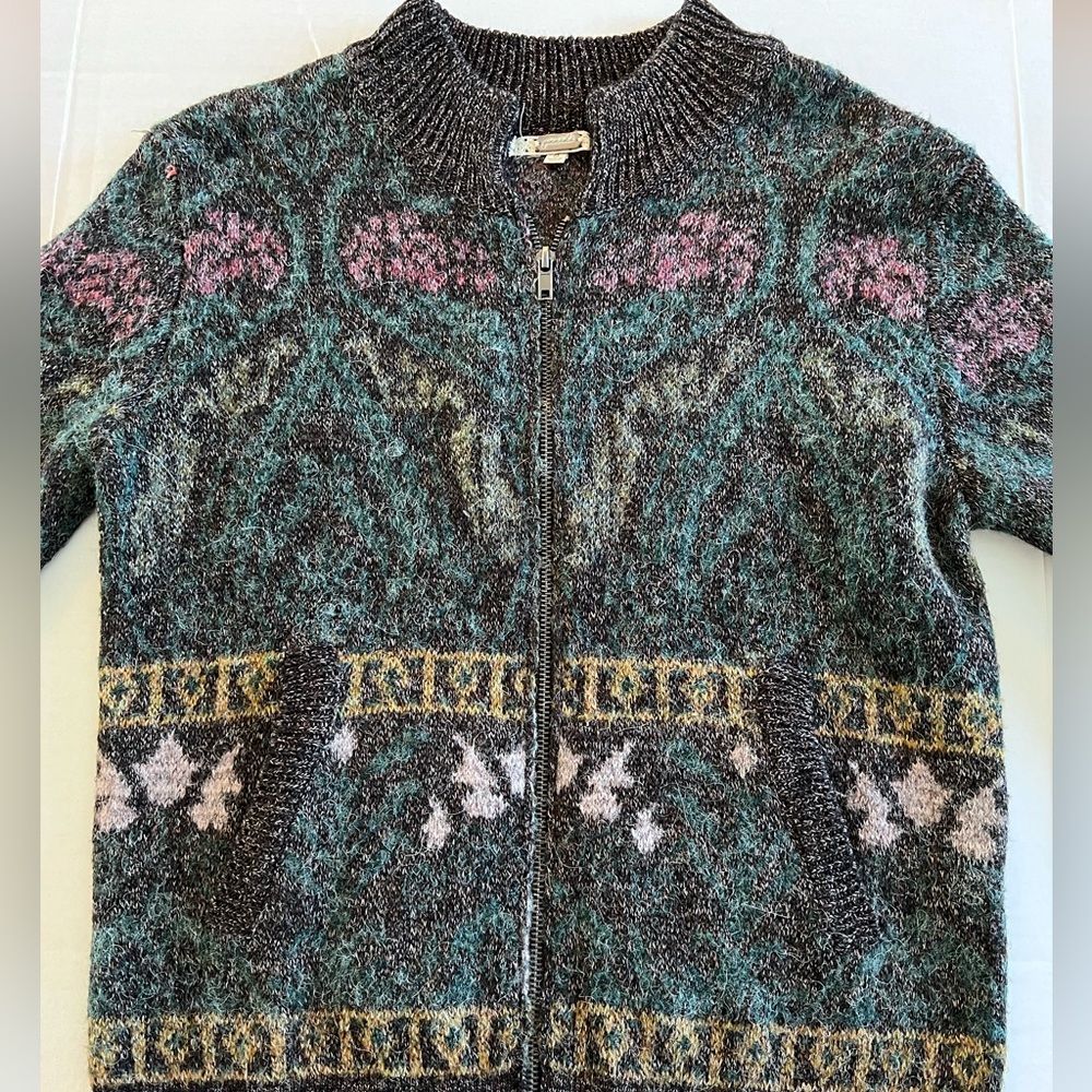 Gimmicks Women’s Sweater - Picture 2 of 14